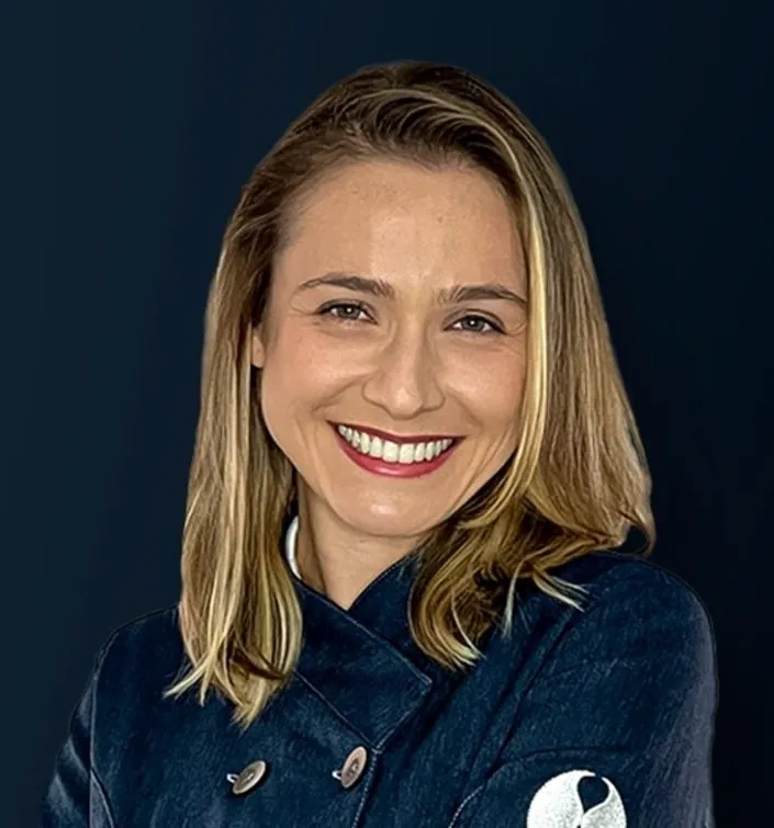 Dra. Jacqueline Schneider na Well Clinic Odontologia, São Paulo